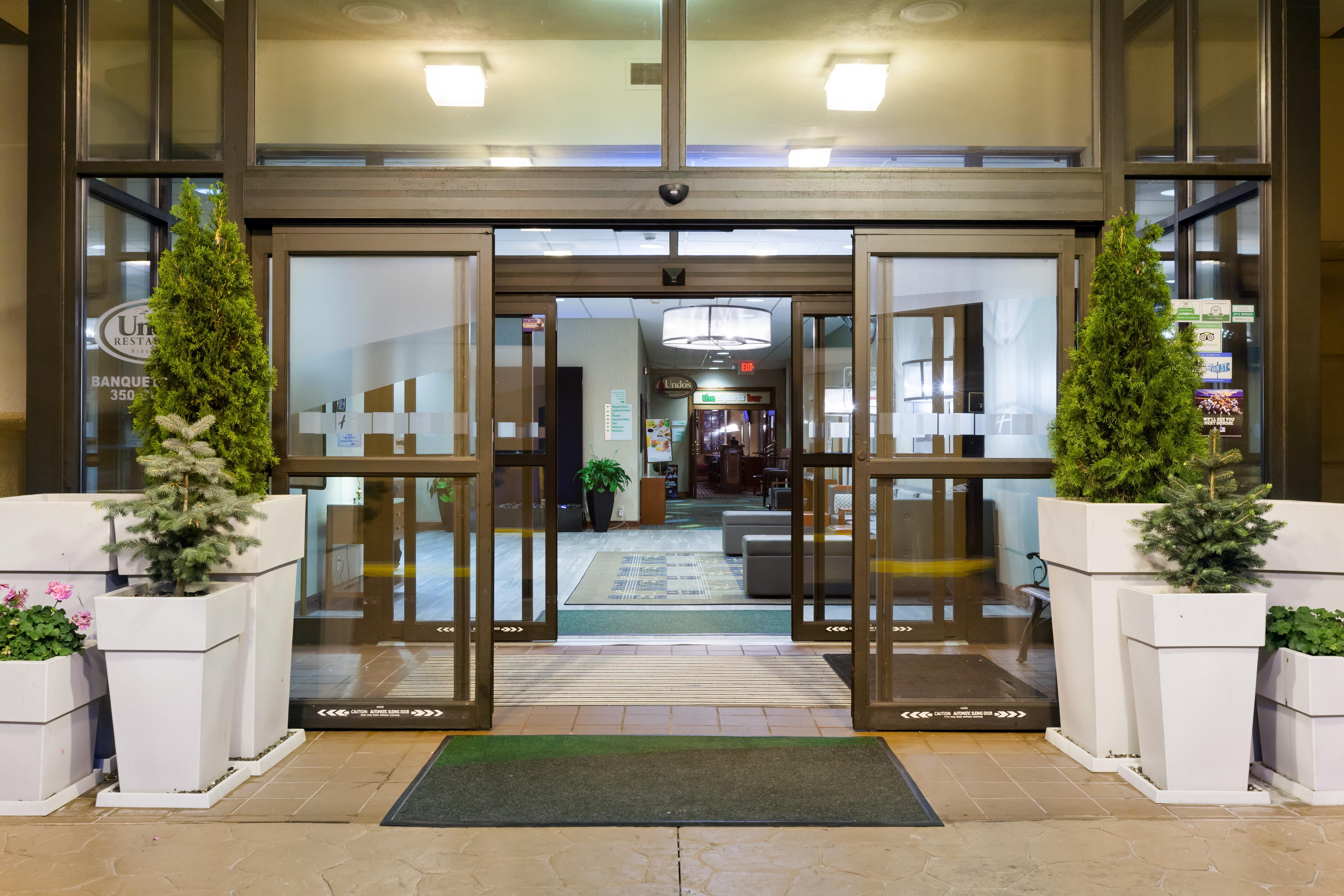 Holiday Inn Weirton-Steubenville Area Buitenkant foto