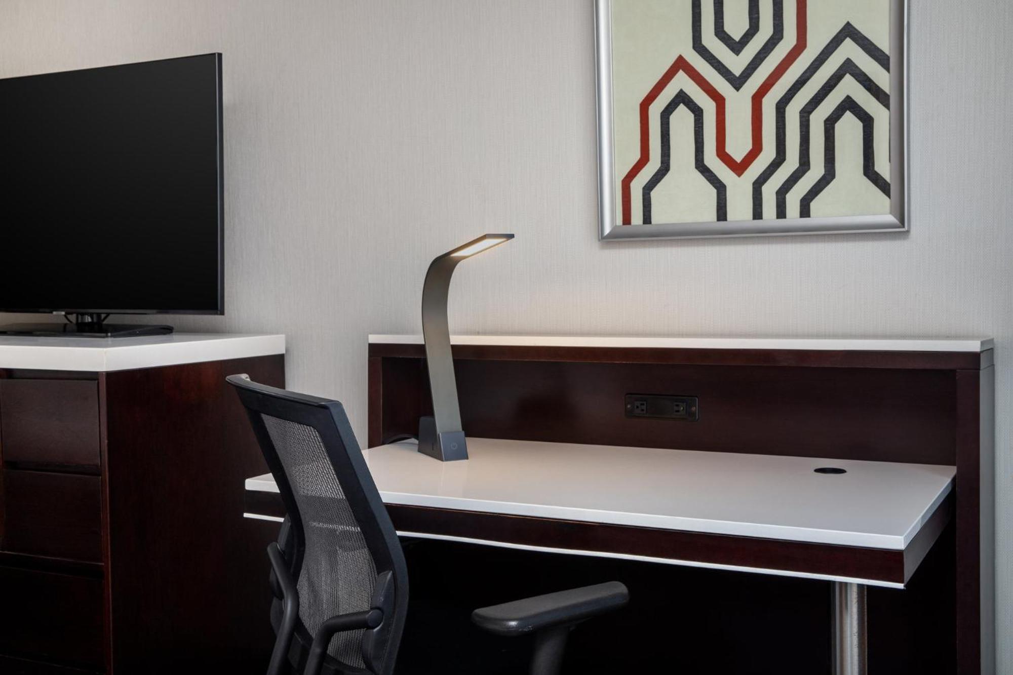 Holiday Inn Weirton-Steubenville Area Buitenkant foto