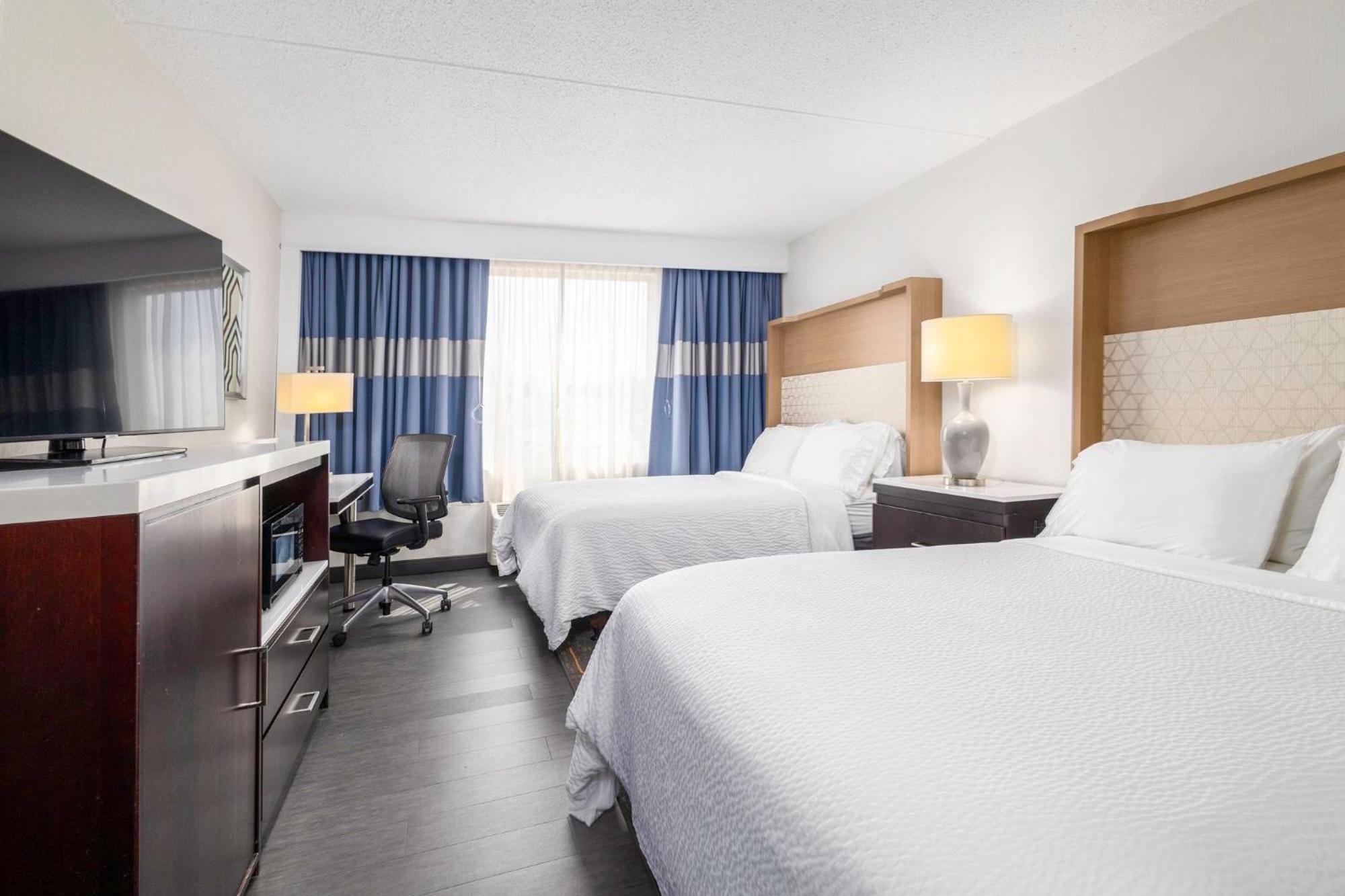 Holiday Inn Weirton-Steubenville Area Buitenkant foto