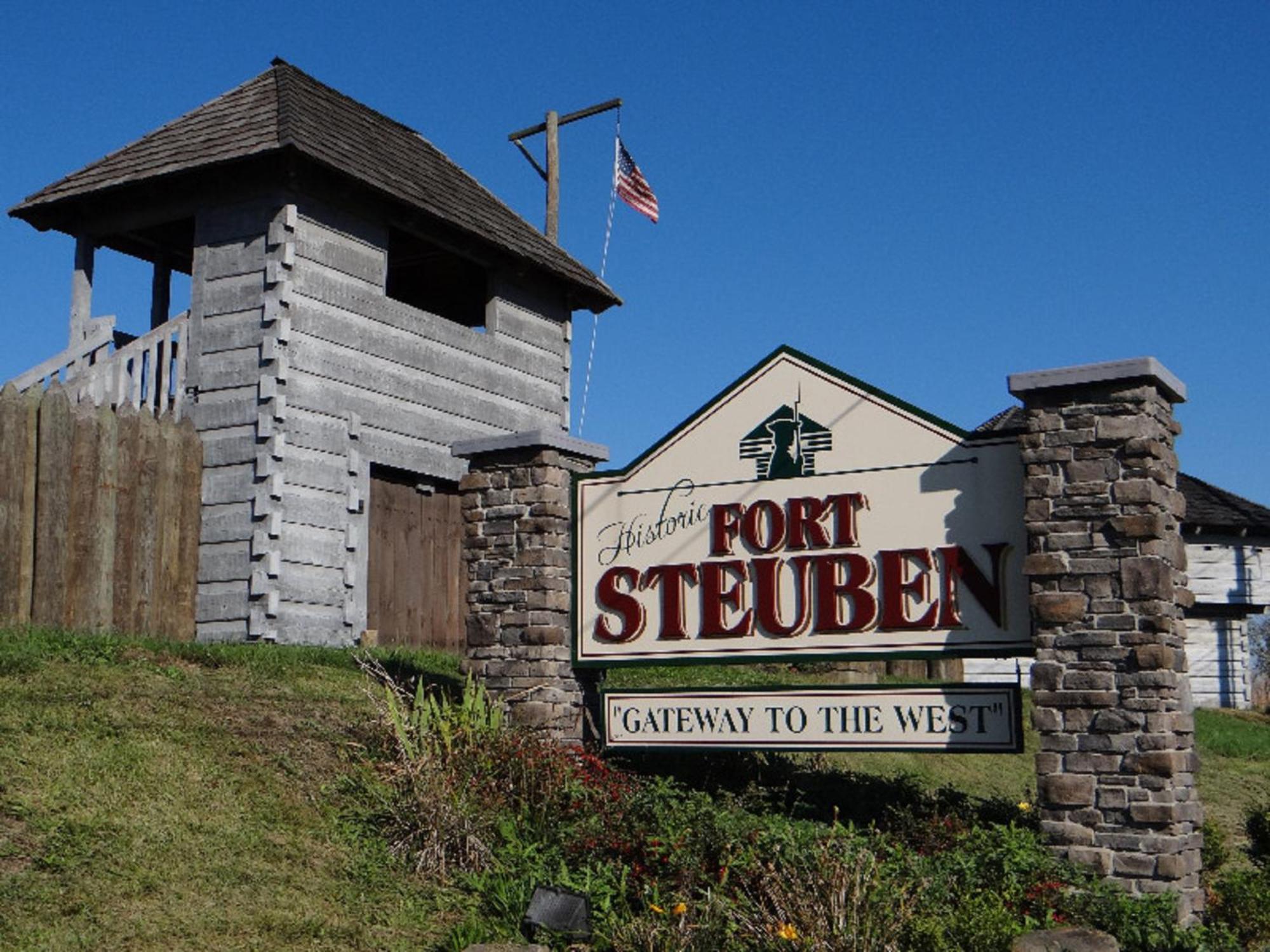 Holiday Inn Weirton-Steubenville Area Buitenkant foto